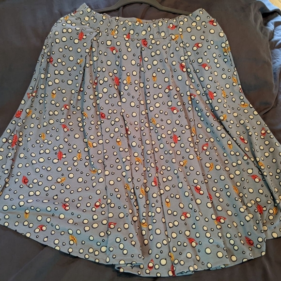 LuLaRoe Madison large NWOT snow and leaves print - Picture 1 of 3